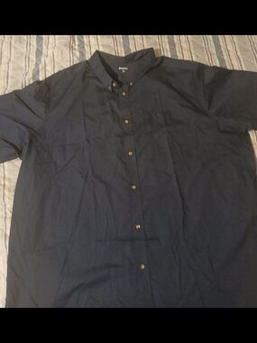 NWOTClassic Short-Sleeve Button-Down Shirt in Dark Navy SIZE 6X Big & Tall